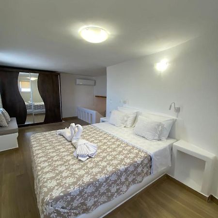 Alamana'S House - Ideal For Couples Ano Mera Exterior foto